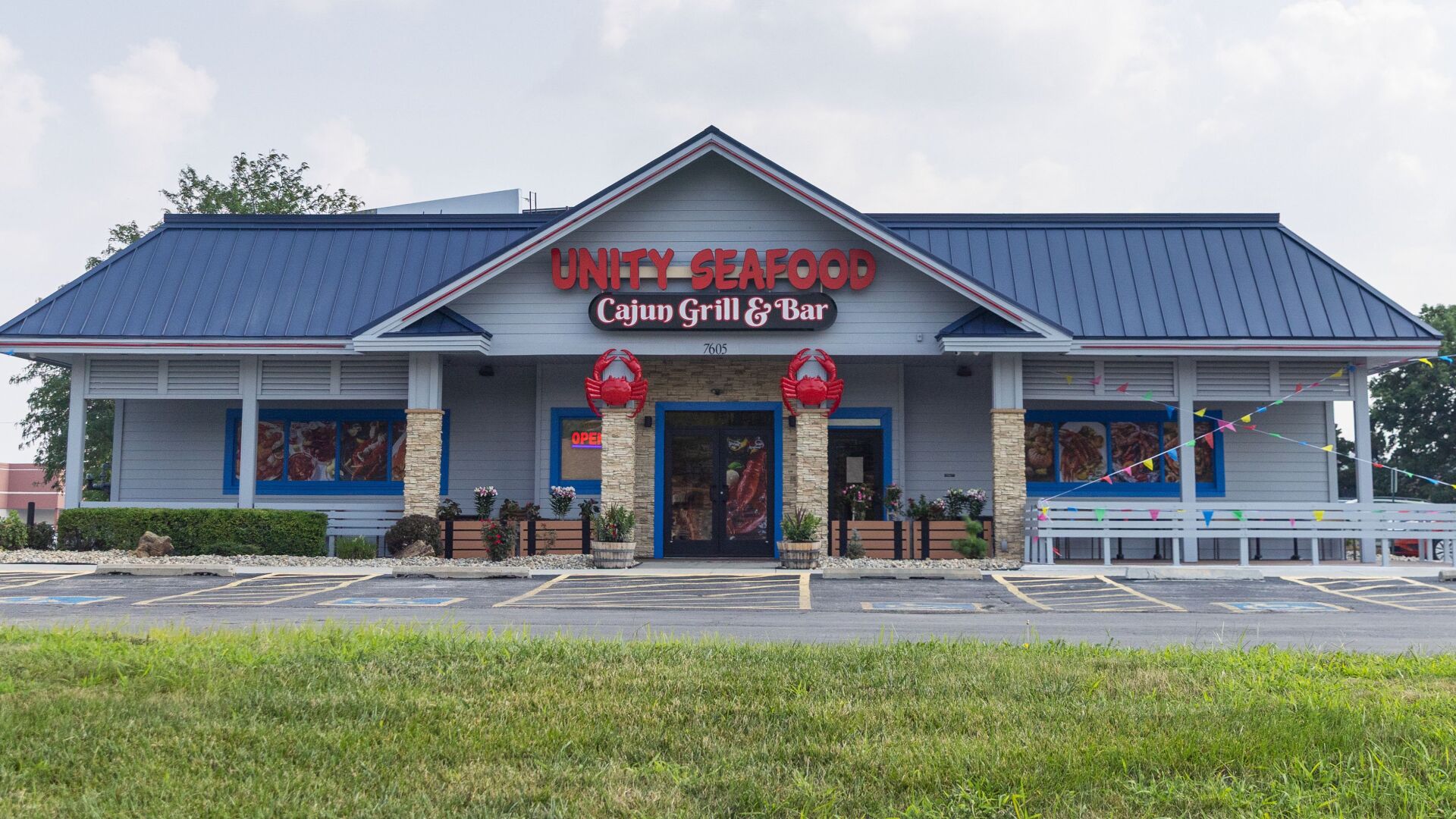 Unity Seafood opens in former Outback Steakhouse location in central Omaha